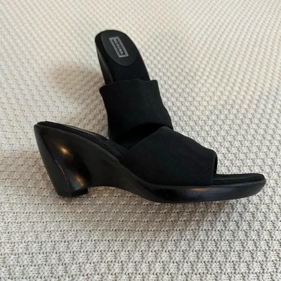 Merona Black Wedge Heels/Sandals - Picture 2 of 7